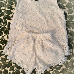 Cozii White Eyelet Tank and Shorts Set in Size 5/6